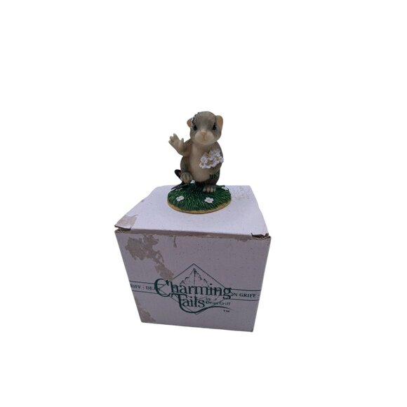 Charming Tails "Maid Of Honor" Figurine By Dean Griff Collectible Mouse With Flo - Picture 8 of 12